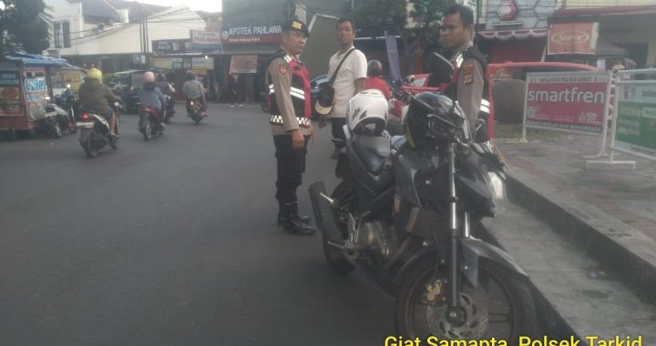 Samapta Polsek Tarogong Kidul Laksanakan Giat Patroli Dialogis Sore Untuk Cegah Kejahatan C3