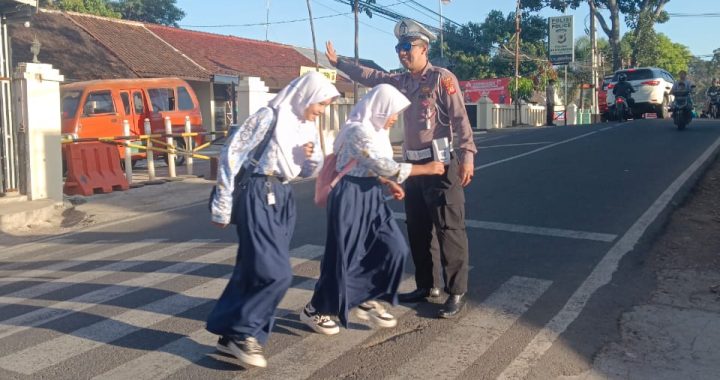 polsek banyuresmi anggota jam rawan pagi di smpn banyuresmi