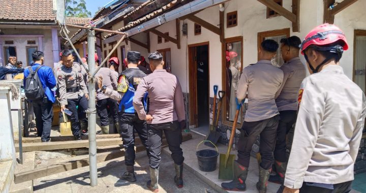 Polsek Pasirwangi bersama instansi terkait melaksanakan Patroli Lokasi terdampak Gempa