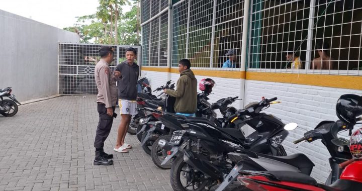 Personel Samapta Polsek Tarogong Kidul Laksanakan Giat Patroli Dialogis Sore Untuk Cegah Kejahatan C3