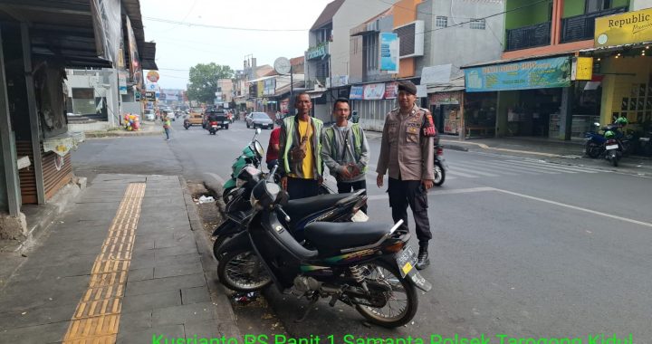 Personel Samapta Polsek Tarogong Kidul Laksanakan Patroli Dialogis Sore Untuk Cegah Kejahatan C3