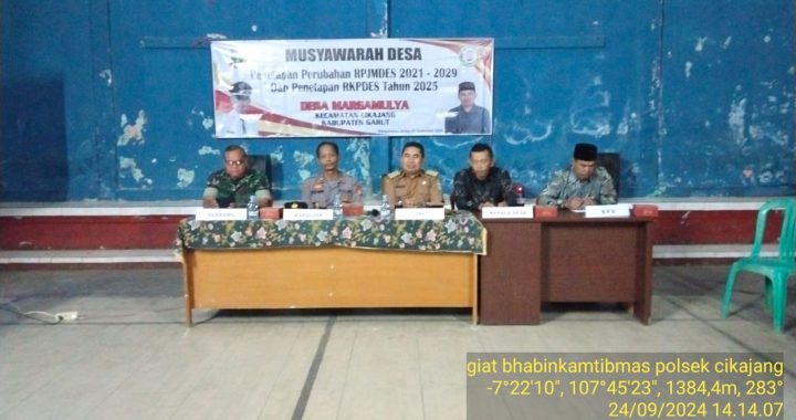 Kapolsek Cikajang Dan Bhabinkamtibmas Hadiri Acara Musdes Margamulya Dan Berikan Pesan Kamtibmas