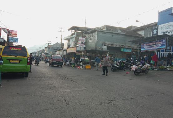 Bripka Yanto Peduli Kelancaran Lalu Lintas