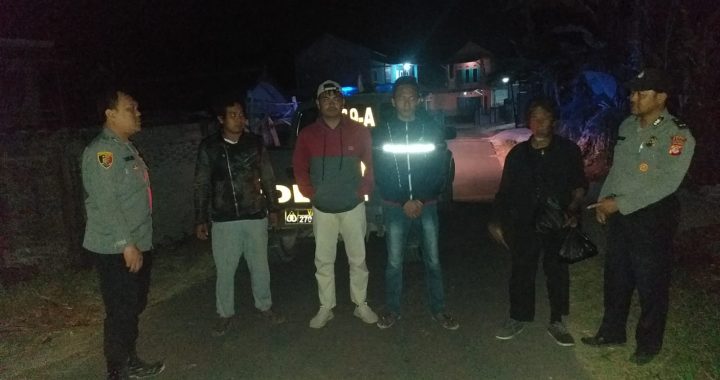 polsek leles polres Garut laksanakan kegiatan rutin patroli kryd malam di Ds. lembang