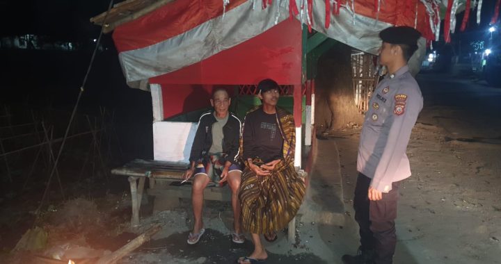 Rutinitas polsek leles polres Garut laksanakan kegiatan rutin patroli kryd malam di Ds. margaluyu