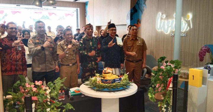 Forkopimcam Limbangan menghadiri acara peresmian kantor Bank Mandiri Limbangan