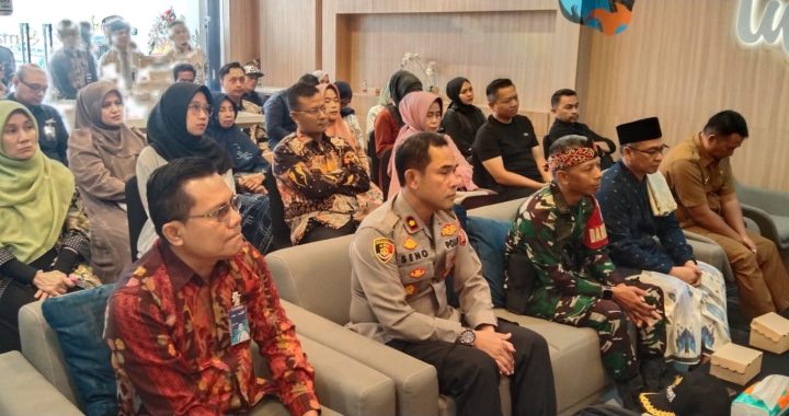 Kapolsek Limbangan monitoring giat peresmian kantor Bank Mandiri Limbangan