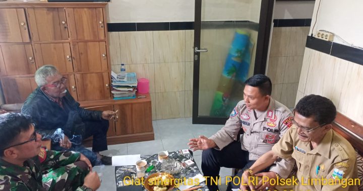 Panit binmas melaksanakan giat sambang Desa