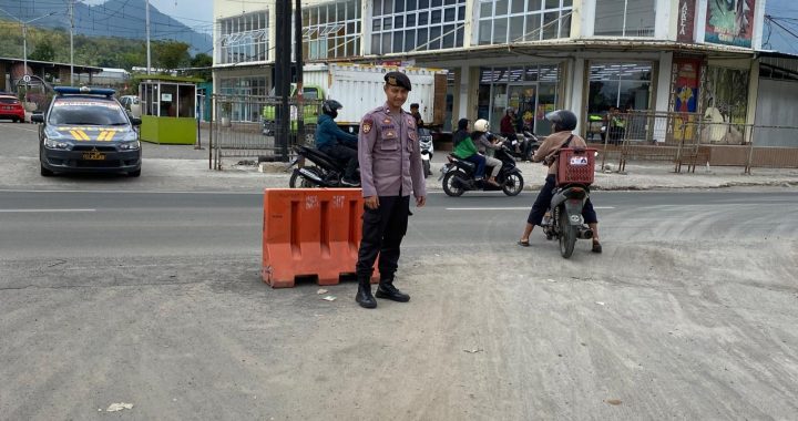 gatur jam rawan pagi personil polsek leles polres garut di jl. raya leles