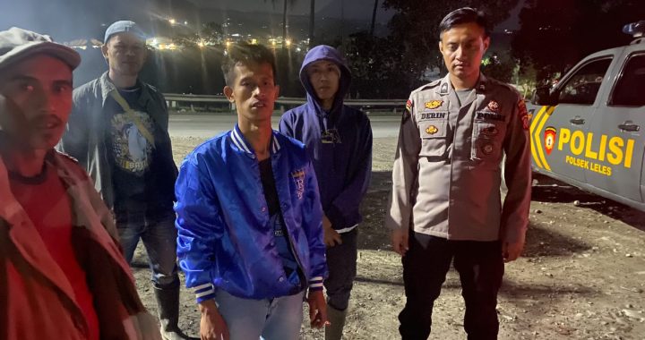 cegah kejahatan Polsek leles polres garut laksanakan patroli kryd malam di ds. ciburial