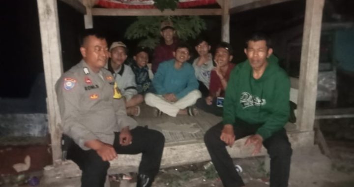 Personil polsek leles polres garut melaksanakan patroli kryd malam di Ds. ciburial