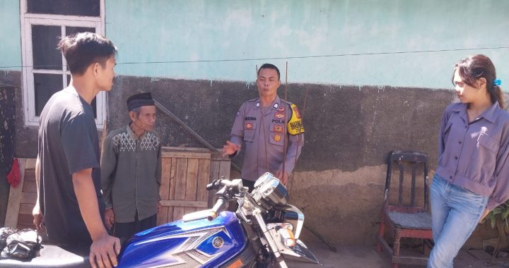 Petugas Polsek Cilawu Laksanakan Silaturahmi Dengan Warga Desa