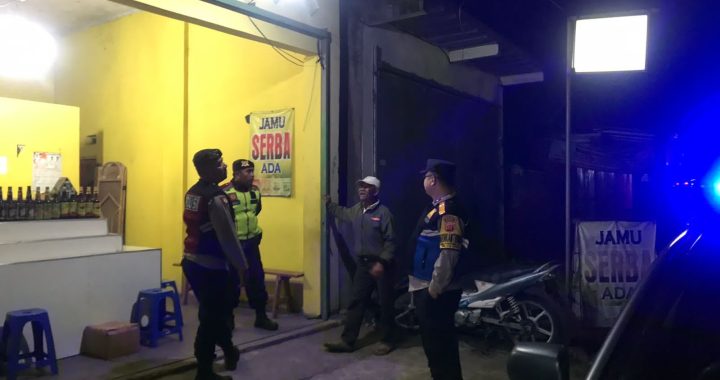 Personel Polsek Cilawu Gelar Patroli Sambang Di Desa Dayeuhmanggung