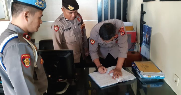 Personel Polsek Cilawu Polres Garut Mengadakan Serah Terima Jaga