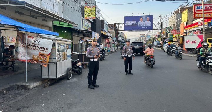 Panit Lantas Polsek Garut Kota Lakukan Pelayanan Publik Rawan Pagi