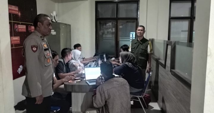 Kapolsek Pameungpeuk Dan Jajaran Sambangi PPK Kec. Pameungpeuk Garut