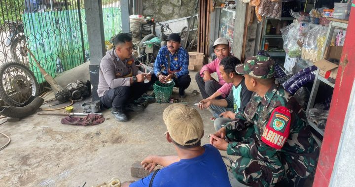 Cooling System Jajaran Polsek Talegong Bersama Warga Sukamaju