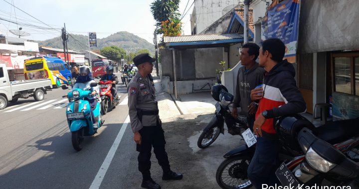 Unit Samapta dan Unit Bhabinkamtibmas Polsek Kadungora  Patroli Dialogis  Guna Meminimalisir terjadinya Gangguan Kamtibmas.