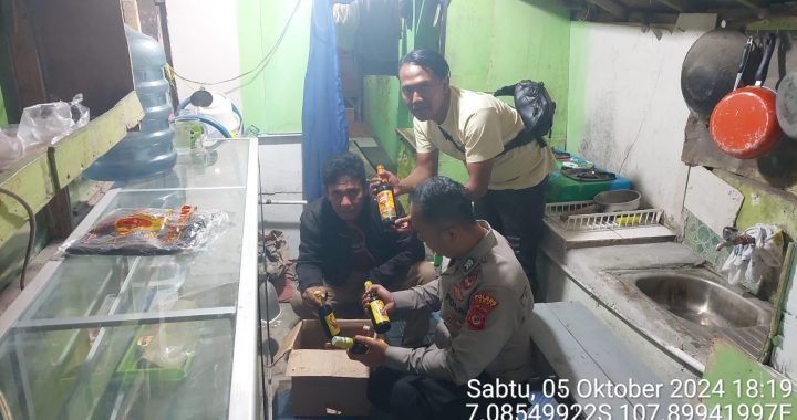 Anggota Samapata beserta Unit Reskrim Polsek Kadungora  melaksanakan Giat KRYD Malam Antisifasi Gangguan Kamtibmas.