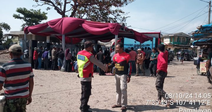 Kapolsek Pameungpeuk Dan Jajaran BKO Pam Kampanye Di Pantai Santolo Cikelet