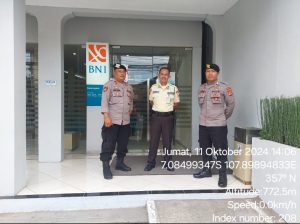 Panit Samapta beserta Anggota  Polsek Kadungora melaksanakan Patroli Dialogis Sampaikan Pesan-pesan Kamtibmas  Cegah terjadinya Gangguan Kamtibmas.