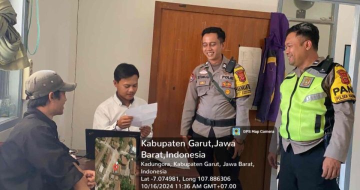 Panit Binmas Kolaborasi Anggota Bhabinkamtibmas Sambang Desa menjalin Silahturahmi  dan Memberikan Himbauan Pesan-pesan Kamtibmas.