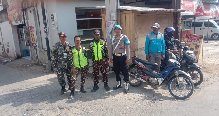 Personil Polsek Cisurupan Melaksanakan Giat Sambang Warganya