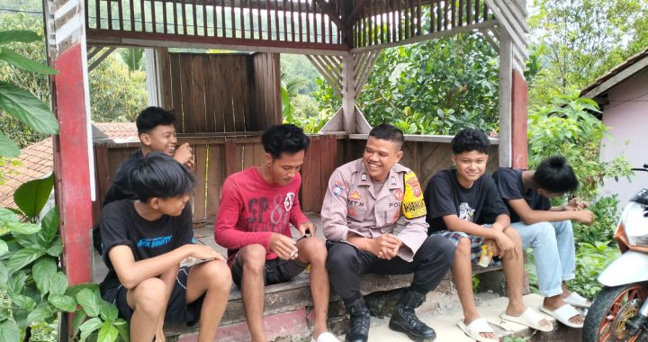 Polsek Pameungpeuk Gelar Cooling System Bersama Warga Di Batu Reok