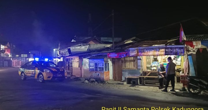 Unit Samapta Polsek Kadungora Polres Garut Polda Jabar Hadir di tengah-tengah Masyarakat Cegah terjadinya C3 (Curas,Curat, Curanmor) dan Gangguan Kamtibmas lainnya.