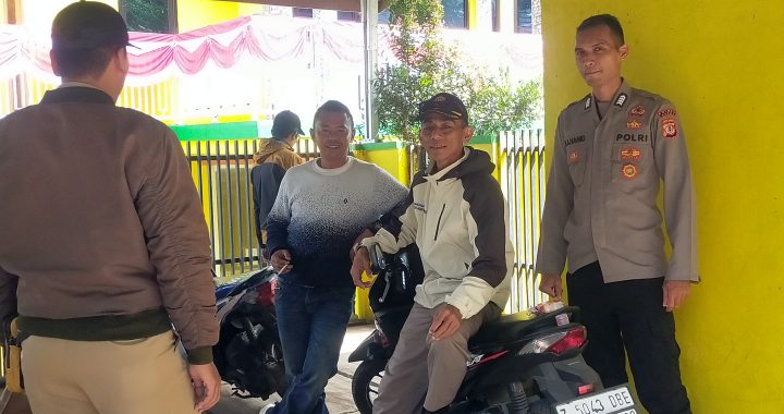 Polsek banjarwangi melaksanakan patroli siang