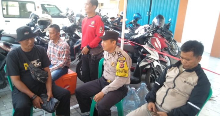 Aipda Handi Bhabinkamtibmas Polsek Garut Kota Ngariung Kamtibmas Bersama Tokoh Pemuda Sukamentri