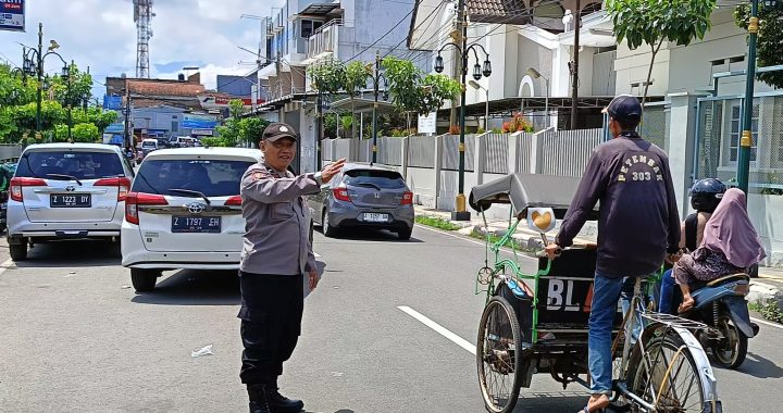 Personil Polsek Garut Kota Lakukan Rawan Pagi Di Jalan Bank