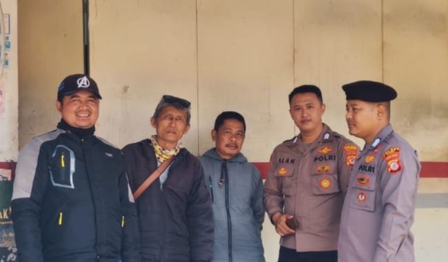 Anggota polsek samarang patroli tatap muka di pasar samarang