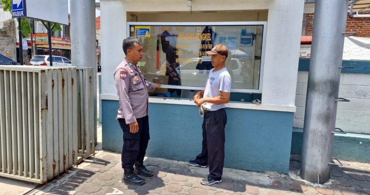 Unit Bhabinkamtibmas Polsek Tarogong Kidul Melaksanakan Sambang dan Silaturahmi Menjelang Pilgub dan Pilkada 2024