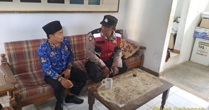 Anggota polsek limbangan melaksanakan giat ngariung kamtibmas