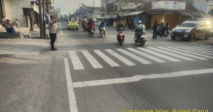 Gatur jam rawan pagi anggota polsek leles polres garut di jl. raya leles