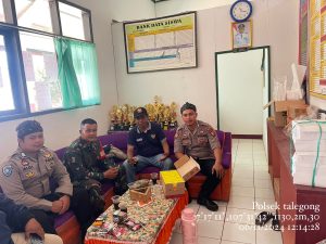 Ruang Guru SDN 01 Cihaur Sukamju Talegong Garut